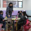 Estudiantes y docentes de los colegios públicos de Bogotá regresan a clases presenciales.