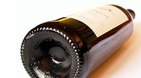 Dentro del conocimiento popular sobre los vinos se sabe que, entre más añejo, su sabor es aún más delicioso, pero existe una botella de vino que lleva esta idea al extremo. Imagen de referencia.