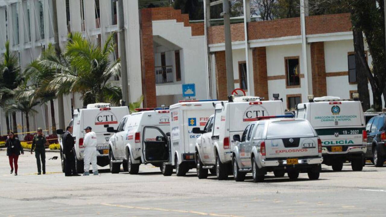 Según indicó el diario El Universo, las afectadas fueron Érika Sofía Chico Vallejo, quien falleció en el acto, y Carolina Sanango Molina, quien resultó herida y está fuera de peligro.