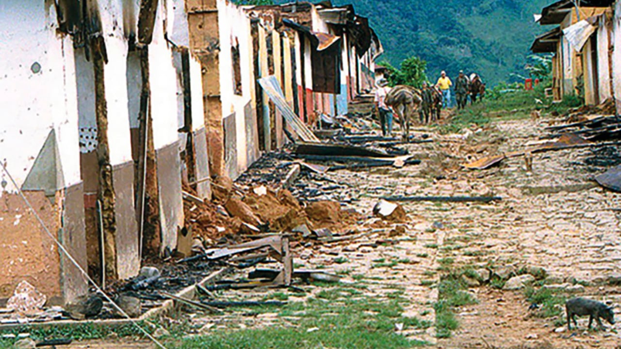 En la masacre de El Aro, ocurrida el 22 de octubre de 1997, fueron asesinadas 17 personas a manos de escuadrones paramilitares.