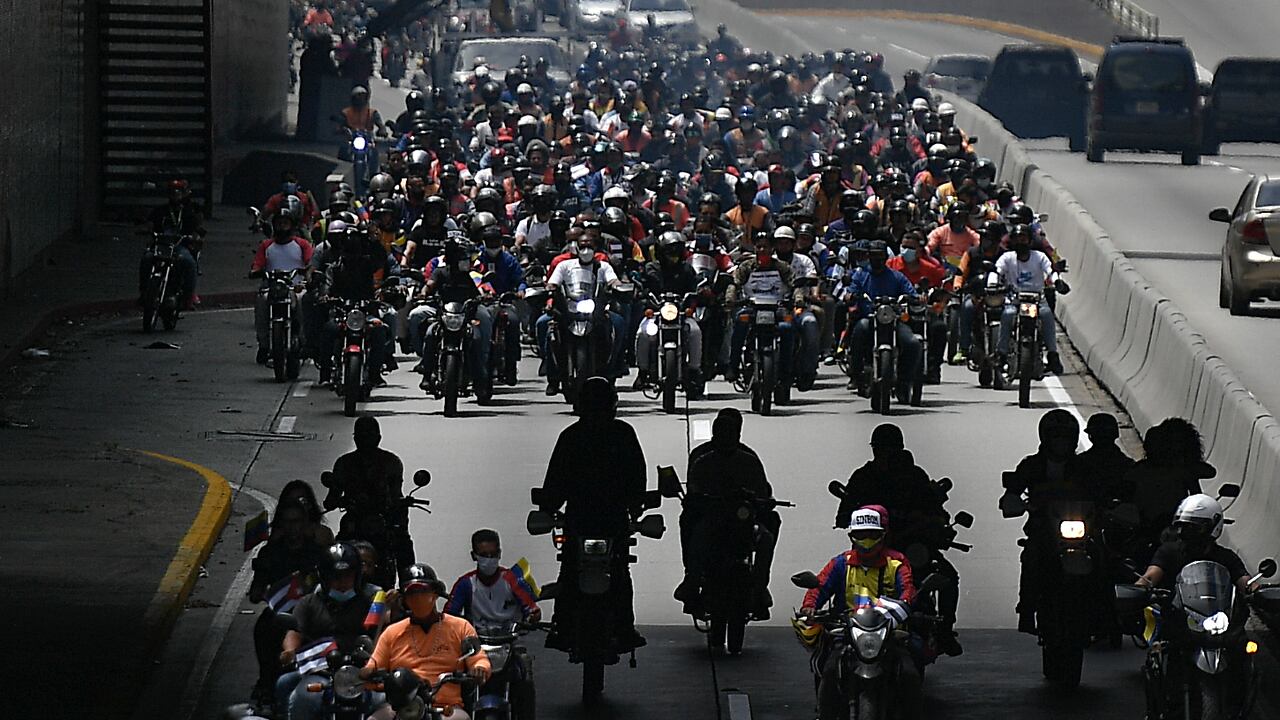 Las pandillas debilitan el poder de Nicolás Maduro sobre Caracas