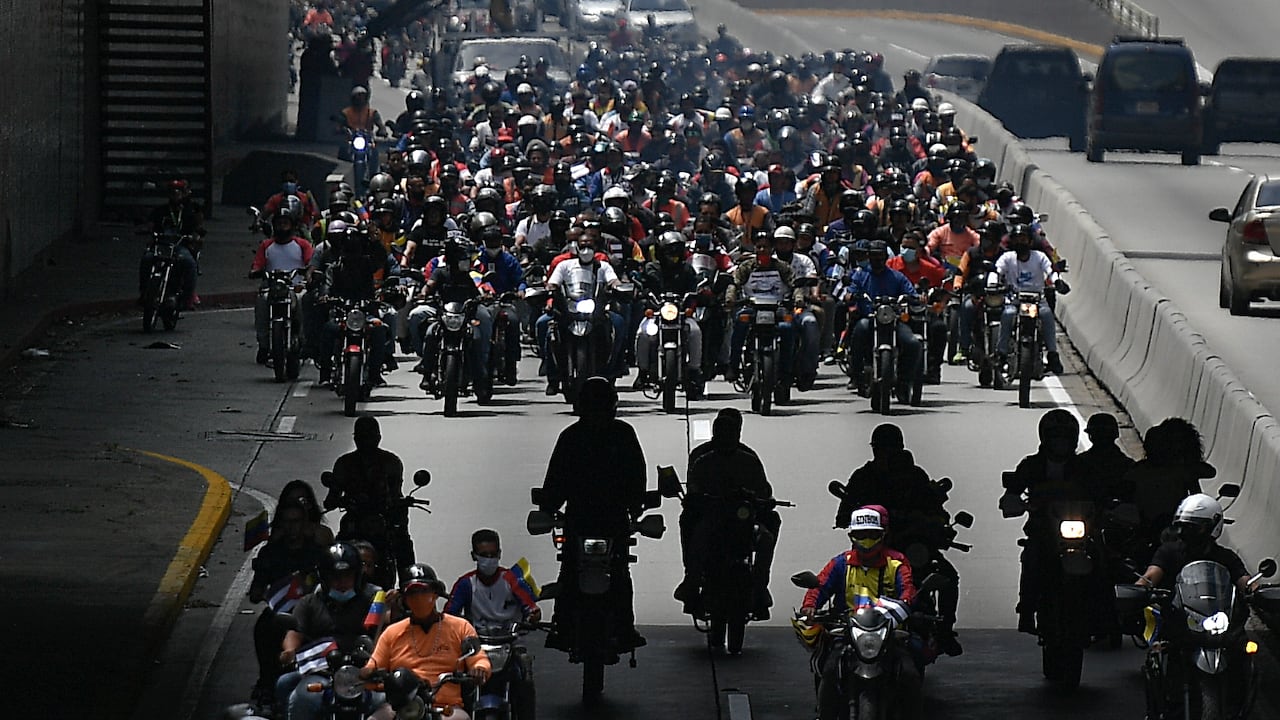 Las pandillas debilitan el poder de Nicolás Maduro sobre Caracas