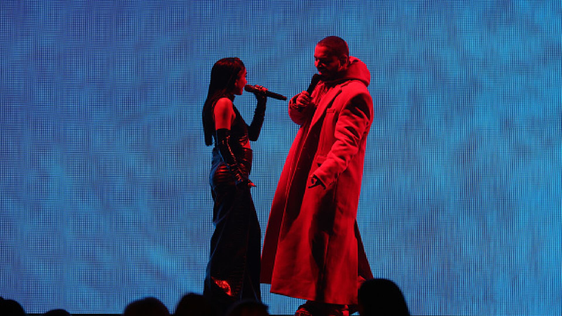 J Balvin y María Becerra Premios Grammy 2022 Foto: Twitter @los40colombia