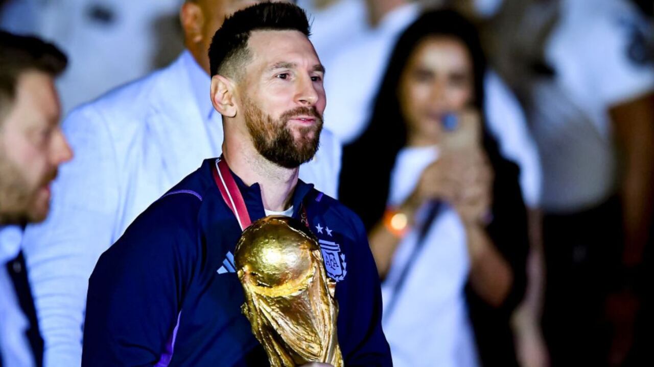 Lionel Messi con la Copa del Mundo.