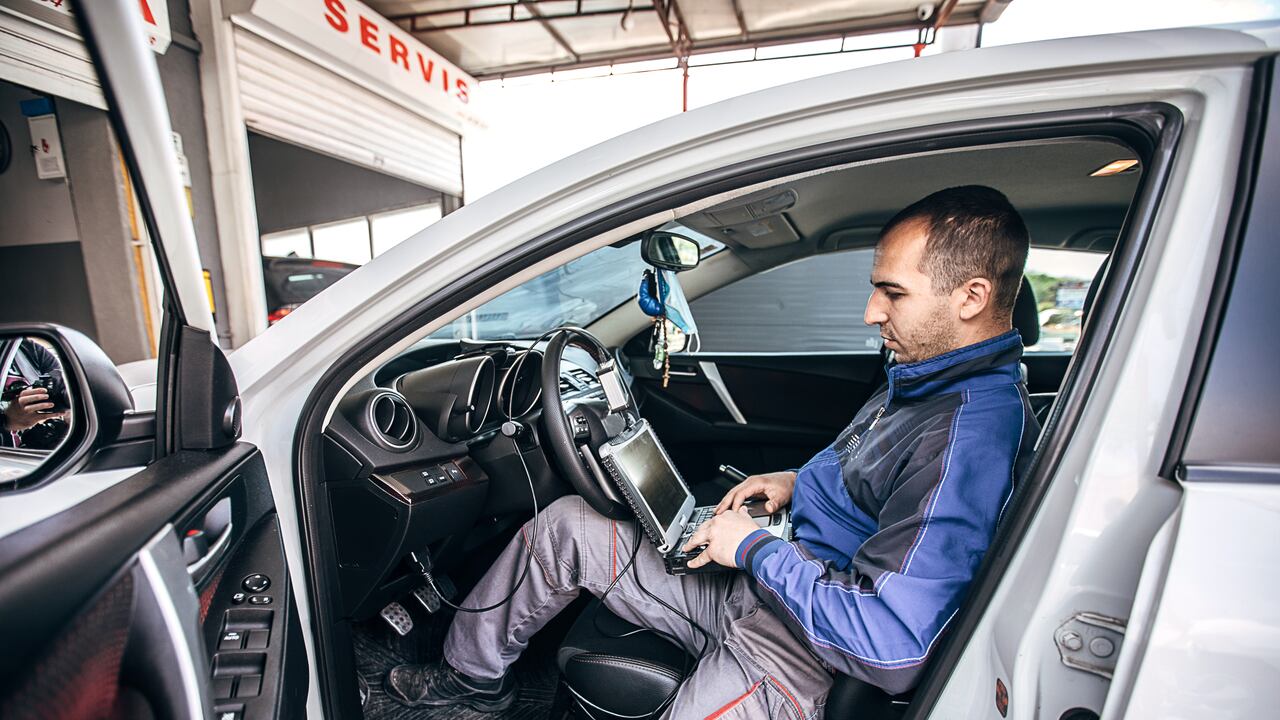 Prestarle atención a ciertas situaciones puede evitar un daño severo en un carro.