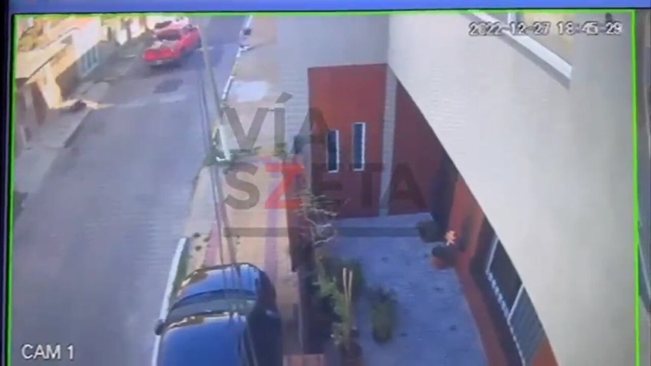 Twitter:@mauroszeta (API)