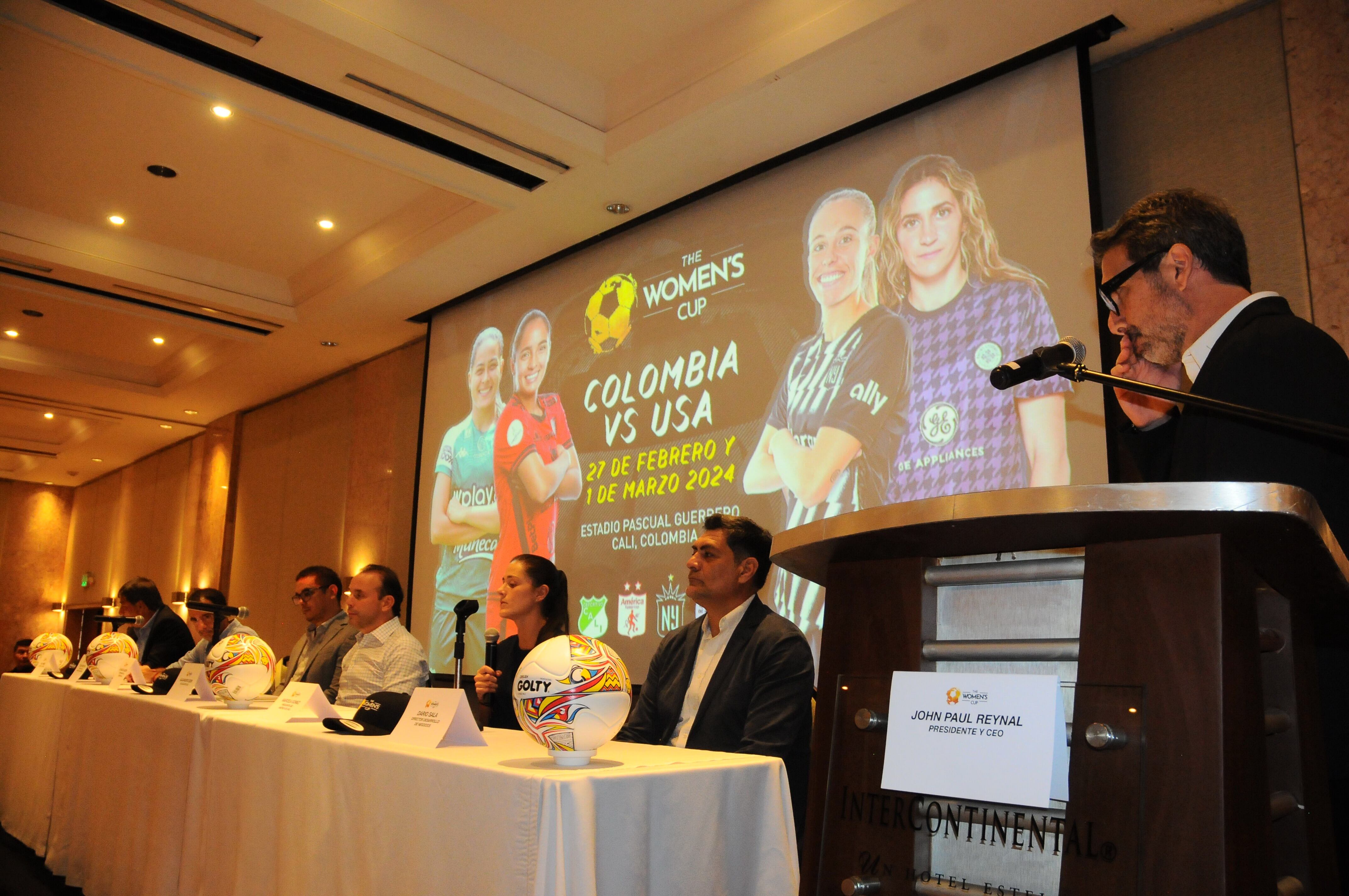 Afición: Lanzamiento The Women´s  Cup  torneo internacional de fútbol femenino que se realizará en Cali del 27 de febrero al 1 de marzo del 2024. Fotos: José L Guzmán. El País, feb 13-24