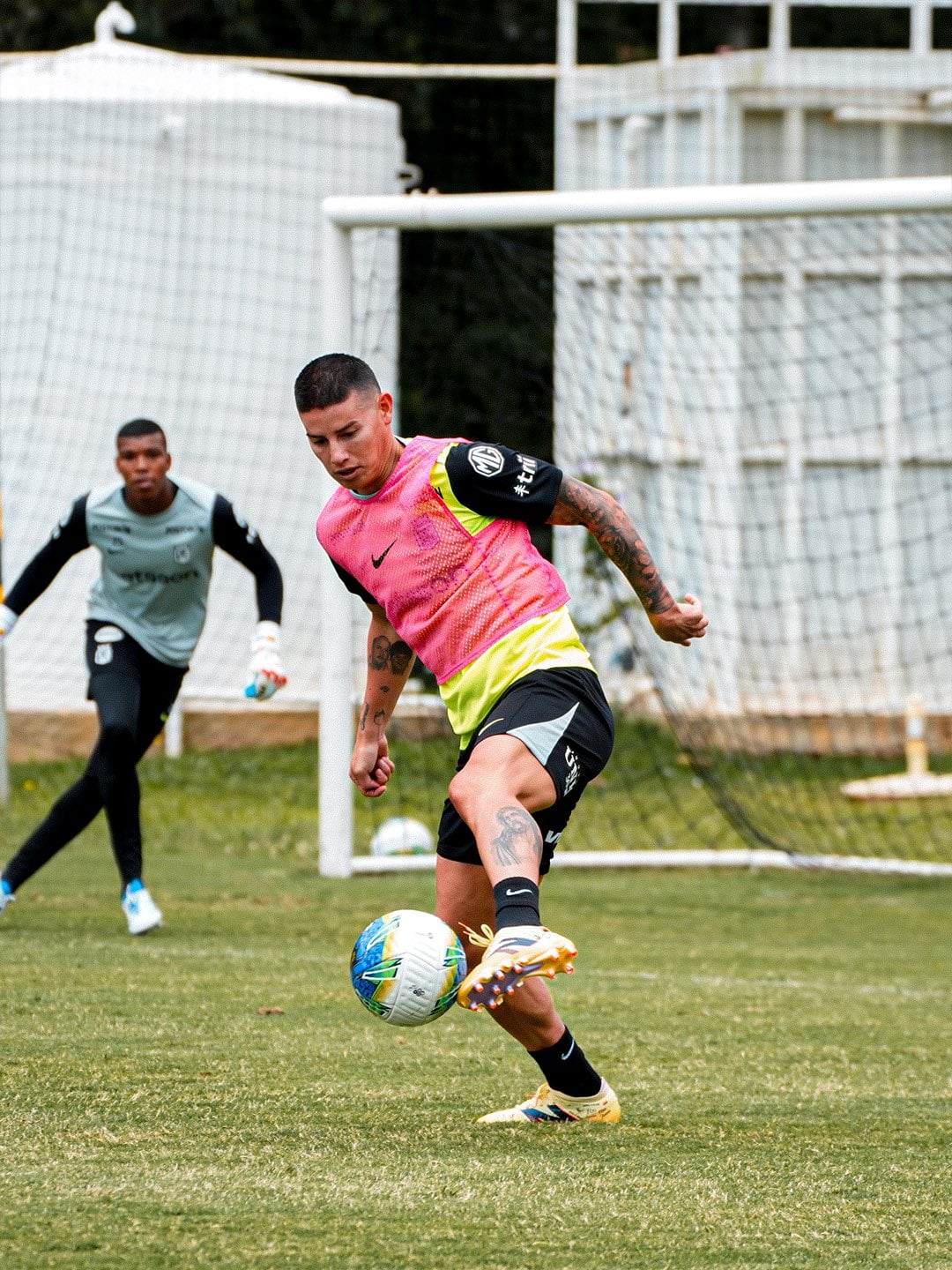 James Rodríguez entrena en Guarne