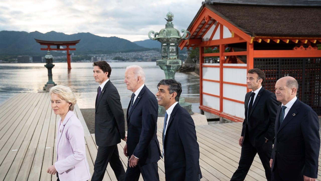 Desde la izquierda, la presidenta de la Comisión Europea, Ursula von der Leyen, el primer ministro de Canadá, Justin Trudeau, el presidente de EE. Japón, viernes 19 de mayo de 2023. (Stefan Rousseau/Pool Photo via AP)