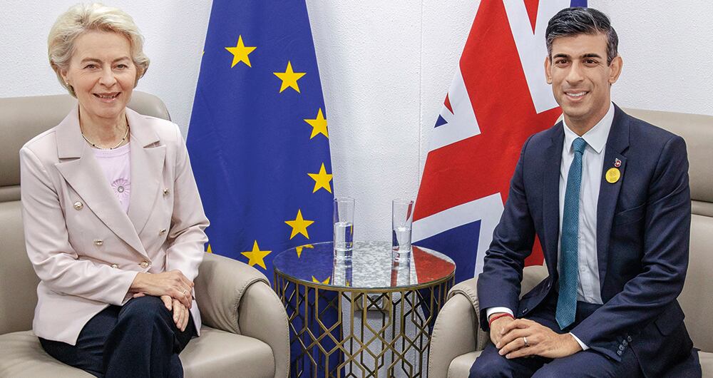 La presidenta de la Comisión Europea, Úrsula von der Leyen, viajó hasta Windsor y se reunió con el primer ministro británico, Rishi Sunak. 