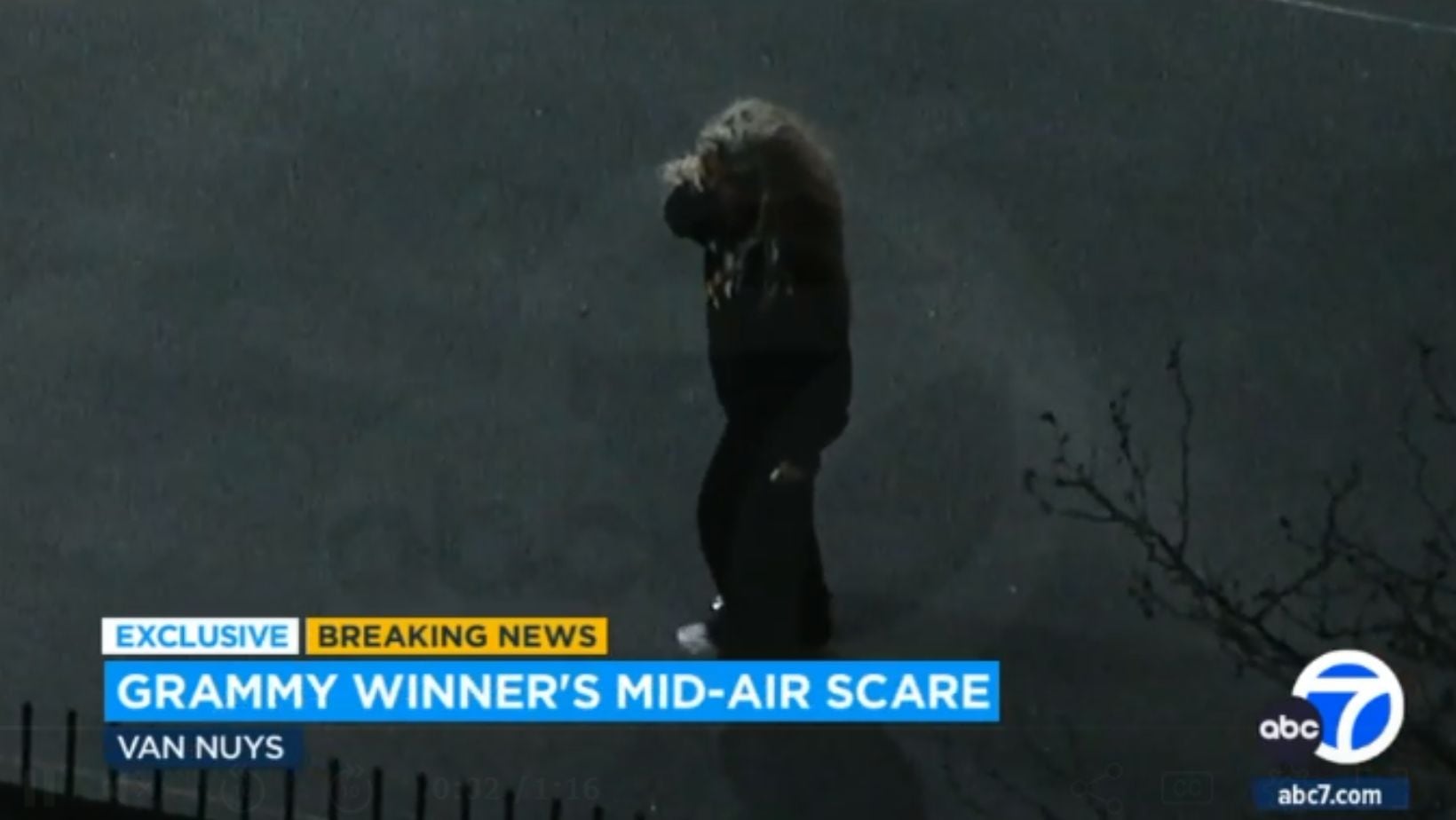 Atención: gran susto se llevó Karol G, su avión privado hizo un aterrizaje de emergencia en Los Ángeles