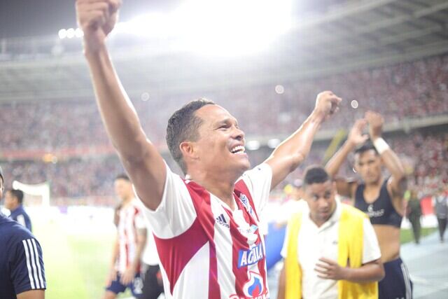 Carlos Bacca abrió el marcador en la final de ida.