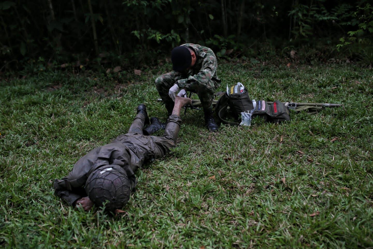 Curso de lanceros en la selva amazónica