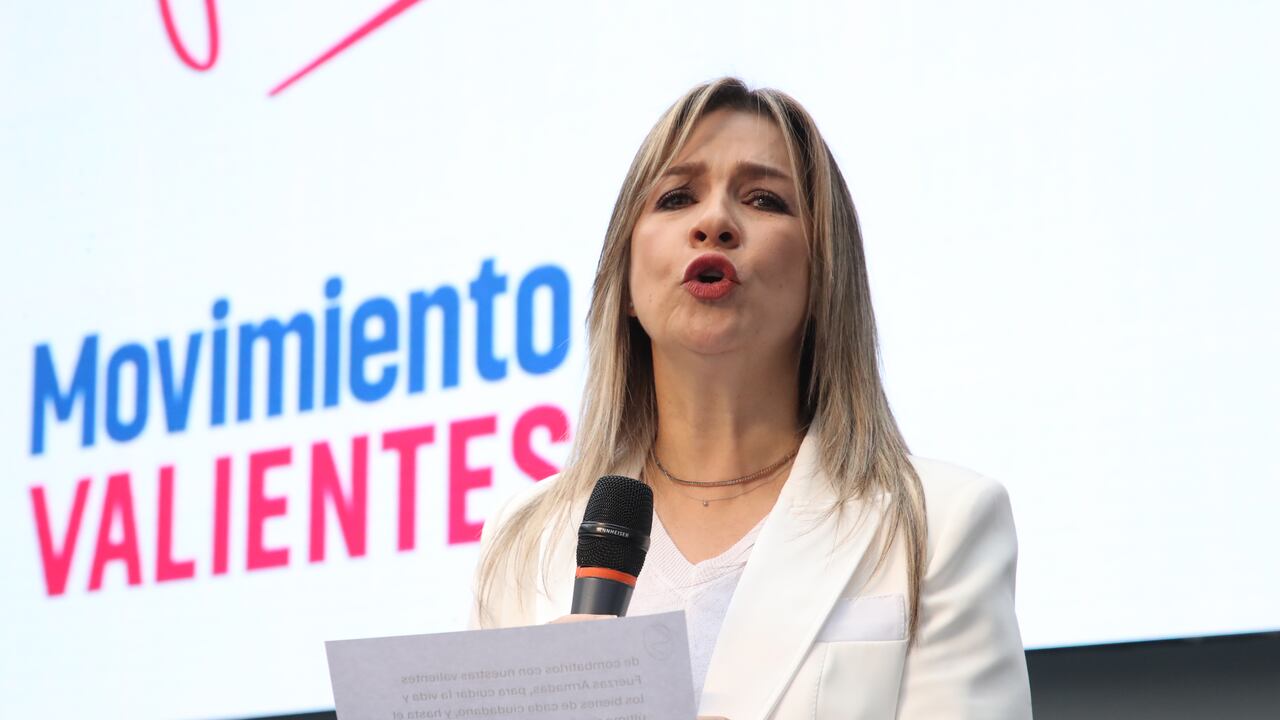 La precandidata presidencial Vicky Dávila inscribió el Movimiento Valientes ante la Registraduría.