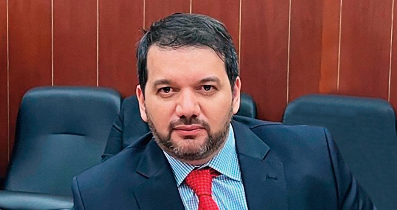 El senador Julio Elías Chagüi habría sido el enlace para comprar congresistas de la Comisión Primera. Le habrían asignado un contrato en Sahagún, Córdoba.