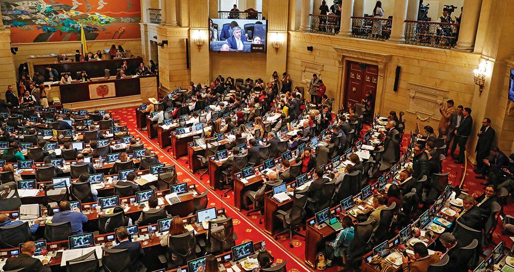 La pelota está en la cancha del Poder Legislativo. De los parlamentarios depende la manera en la que salgan las reformas pensional, laboral y de la salud. El ambiente político está tenso y el país, en vilo.