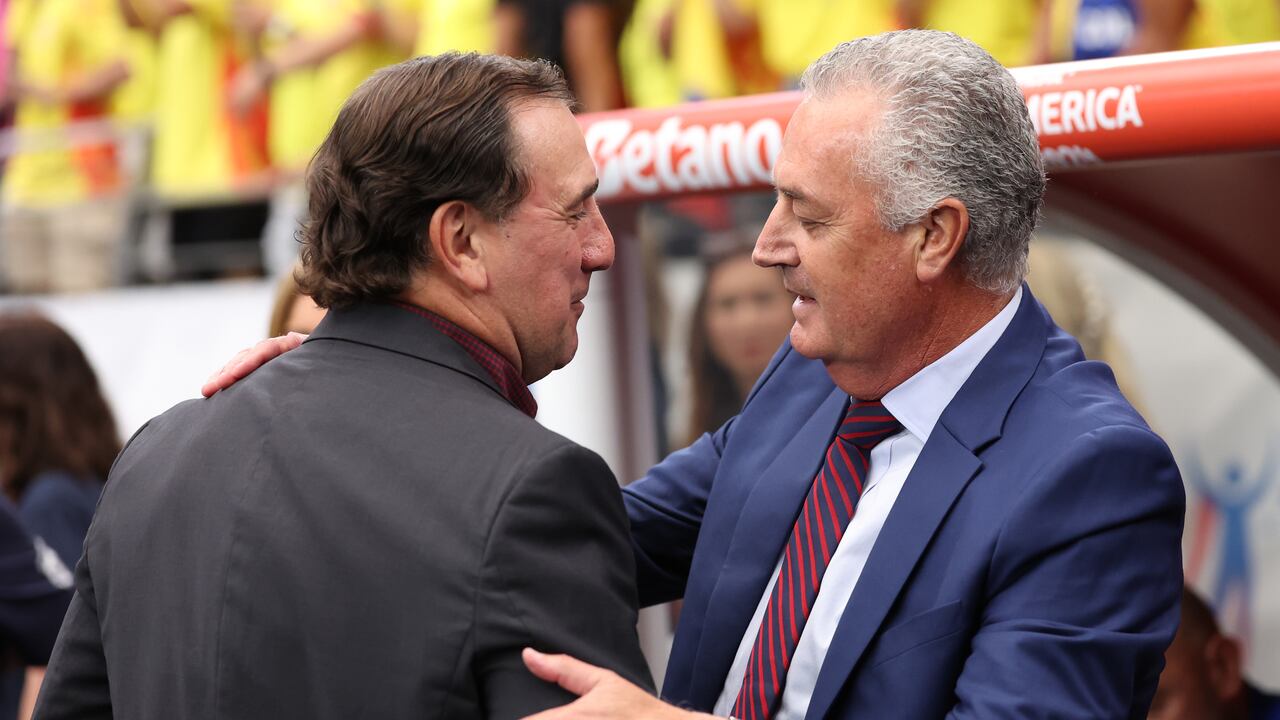 Néstor Lorenzo con Gustavo Alfaro.