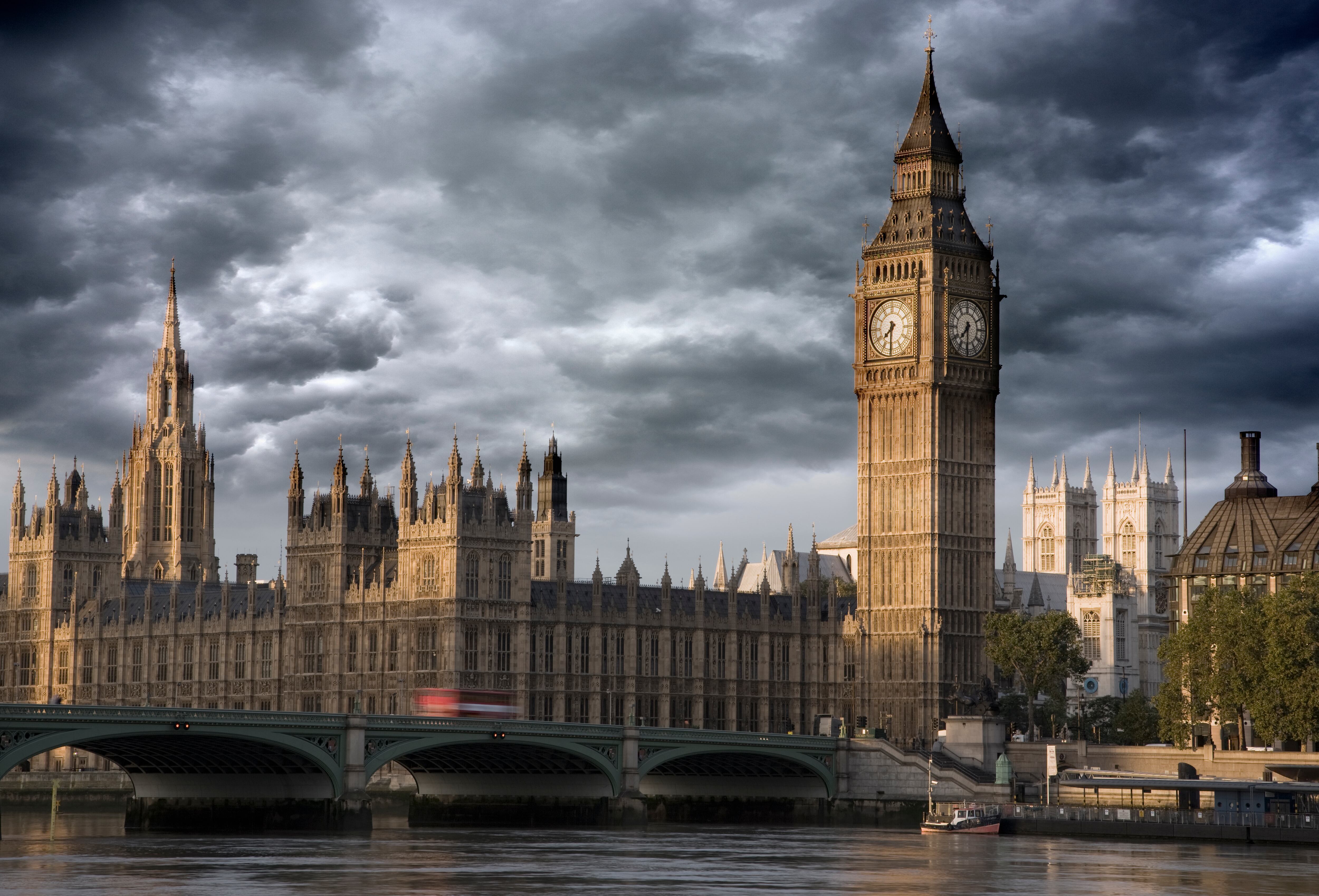 Big Ben y Westminster bridge. Travel Pix / Getty Images.