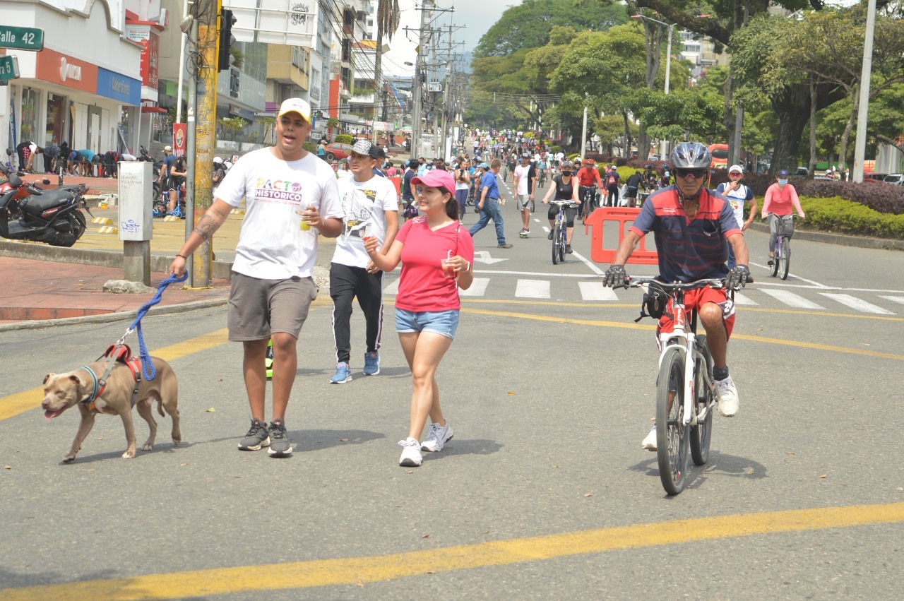 Bogotá se convierte en el parque lineal más grande del mundo durante la ciclovía