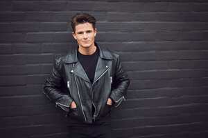 Descubra cómo cuidar su chaqueta de cuero al lavarla.