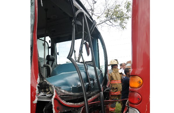 El gerente de Transmilenio, señaló que una vez ocurrido el incidente se comunicaron con la fábrica automotriz en Suecia. "Desde allí vendrán funcionarios que evaluarán todo lo que pasó para dar su concepto frente al hecho".
