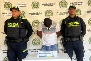 Hombre capturado por propinarle una golpiza a su esposa.