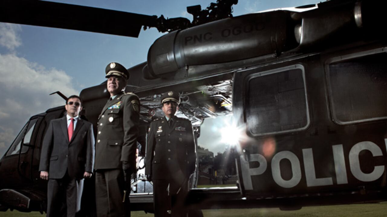 Fotografiados por Juan Carlos Sierra en la escuela de cadetes de la Policía general Francisco de Paula Santander el 2 de noviembre de 2012, 9:41 a.m.