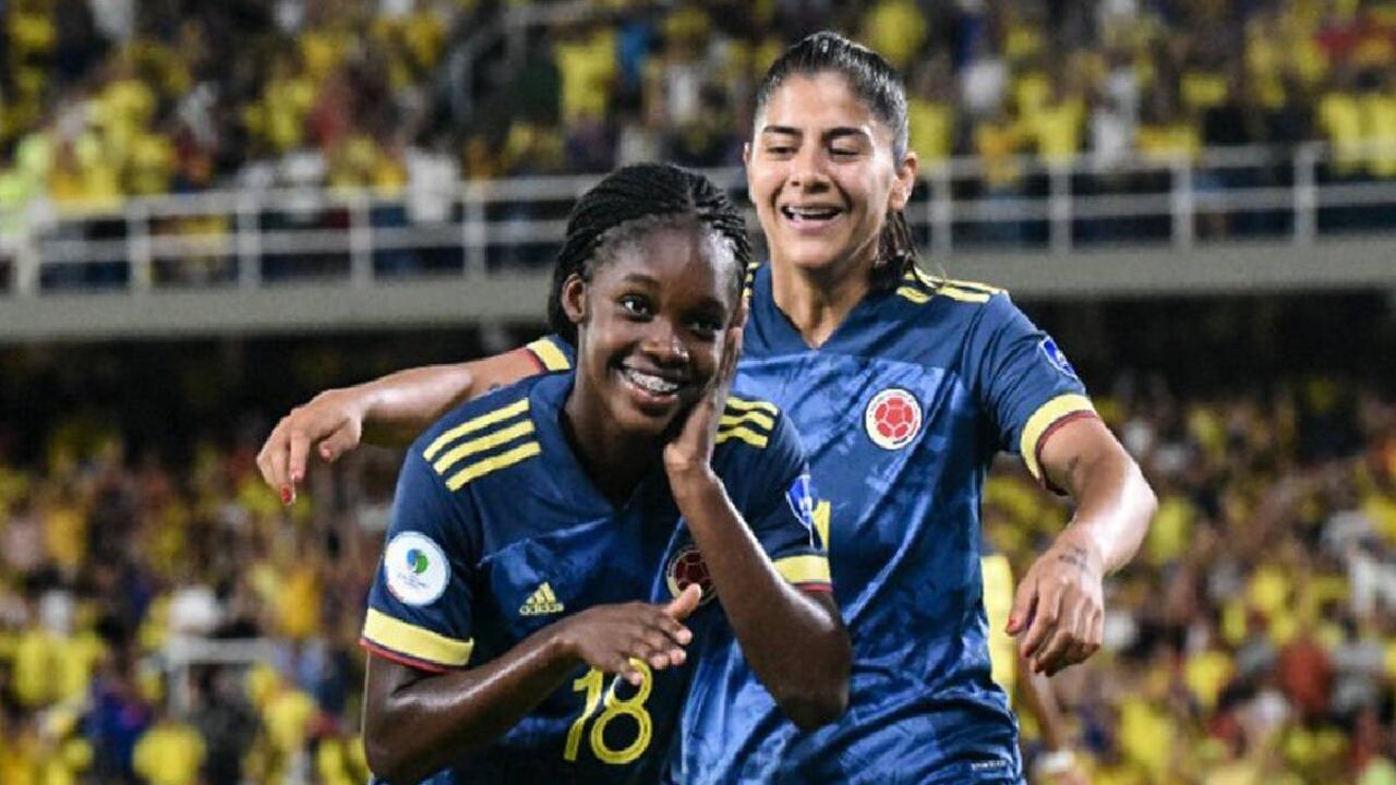 Usme y Arias, las futbolistas que han anotado por parte del onceno dirigido por el técnico Abadía.