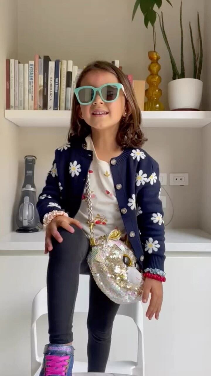 La nieta de Juan Manuel Santos cantó y bailó la nueva canción de Shakira. Foto: Instagram @juanmanuelsantos.