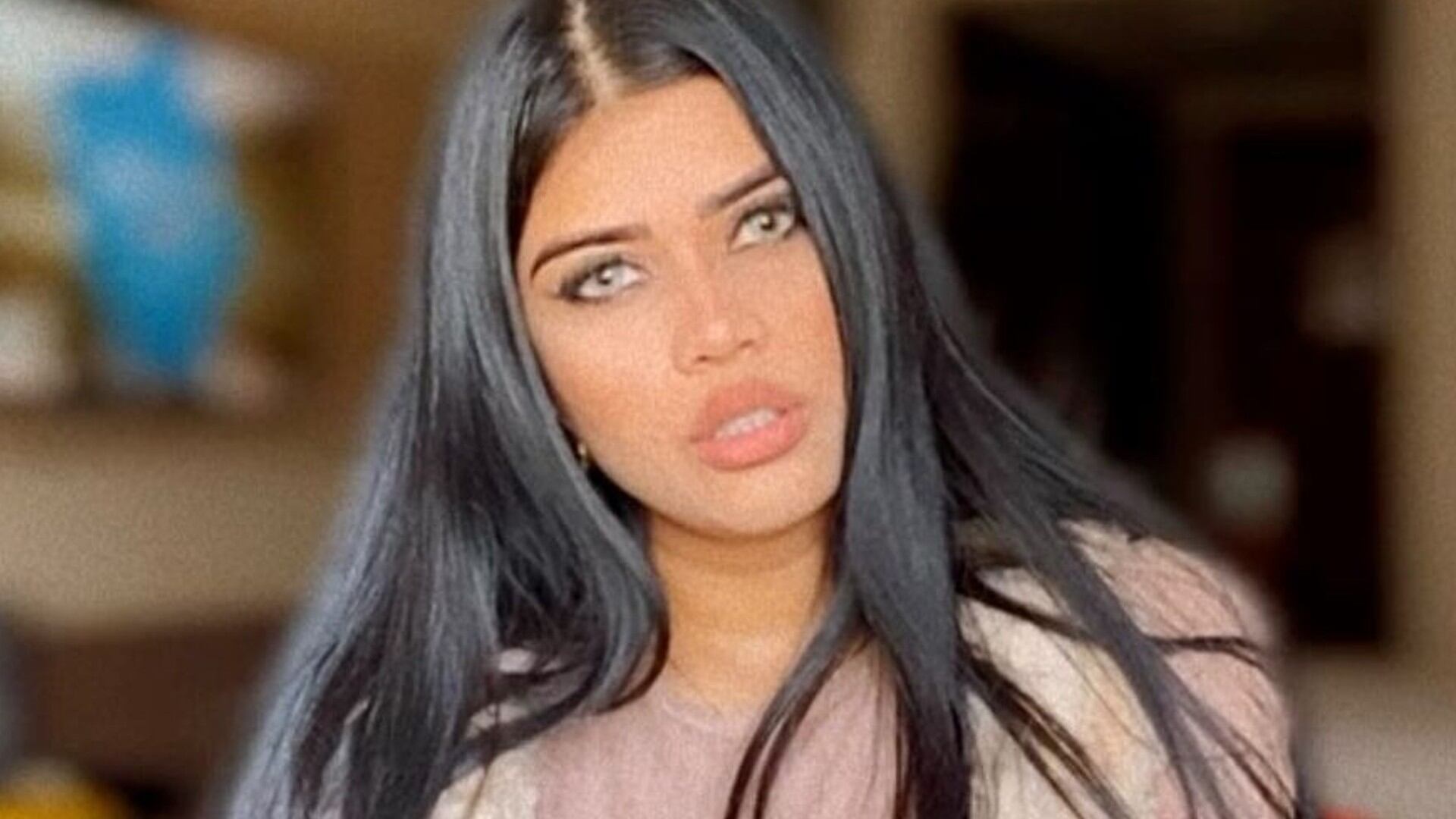 De acuerdo con sus fotografías, la joven si ha cambiado su apariencia física.