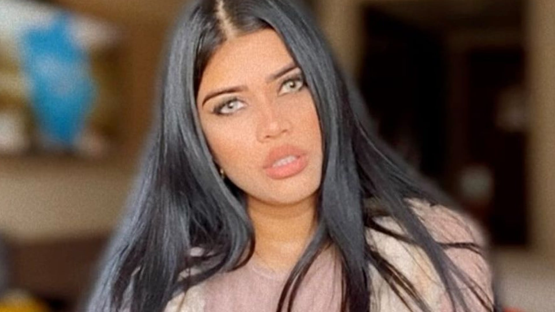 De acuerdo con sus fotografías, la joven si ha cambiado su apariencia física.