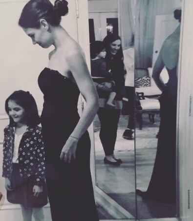 Katie Holmes obtuvo la custodia de Suri en 2012 y desde entonces hasta su ingreso a la universidad en 2024, estuvo encargada de su cuidado.