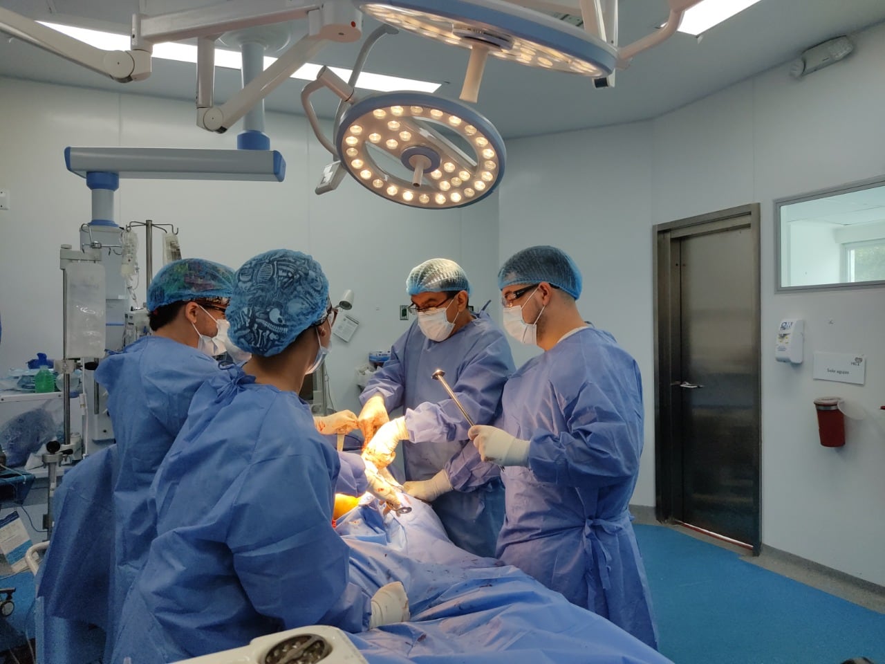 Durante 11 años el paciente vivió con artrosis de cadera.