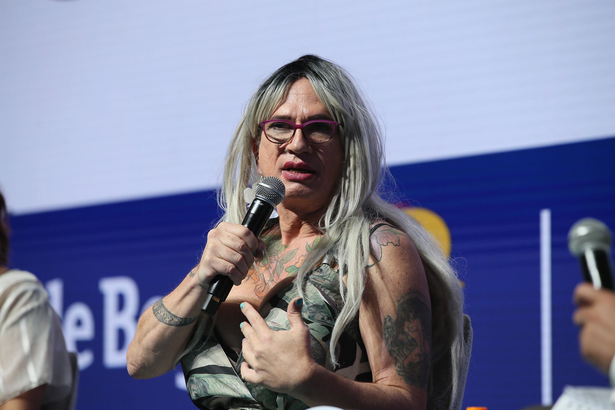 La voz de la sostenibilidad. Presentaciones magistrales
Jeffrey Sachs, Director del Centro de Desarrollo Sostenible de la Universidad de Columbia. Susana Muhamad, Ministra de Ambiente y Desarrollo Sostenible.*
Conversatorio:
Baruc Sáez, Presidente Itaú Colombia.
Brigitte Baptiste, Rectora de la Universidad EAN.
Cesar Pabón, Director Ejecutivo de Investigaciones Económicas de Corficolombiana. Modera:
Íñigo Sáenz de Miera, Director de la Fundación Botín.