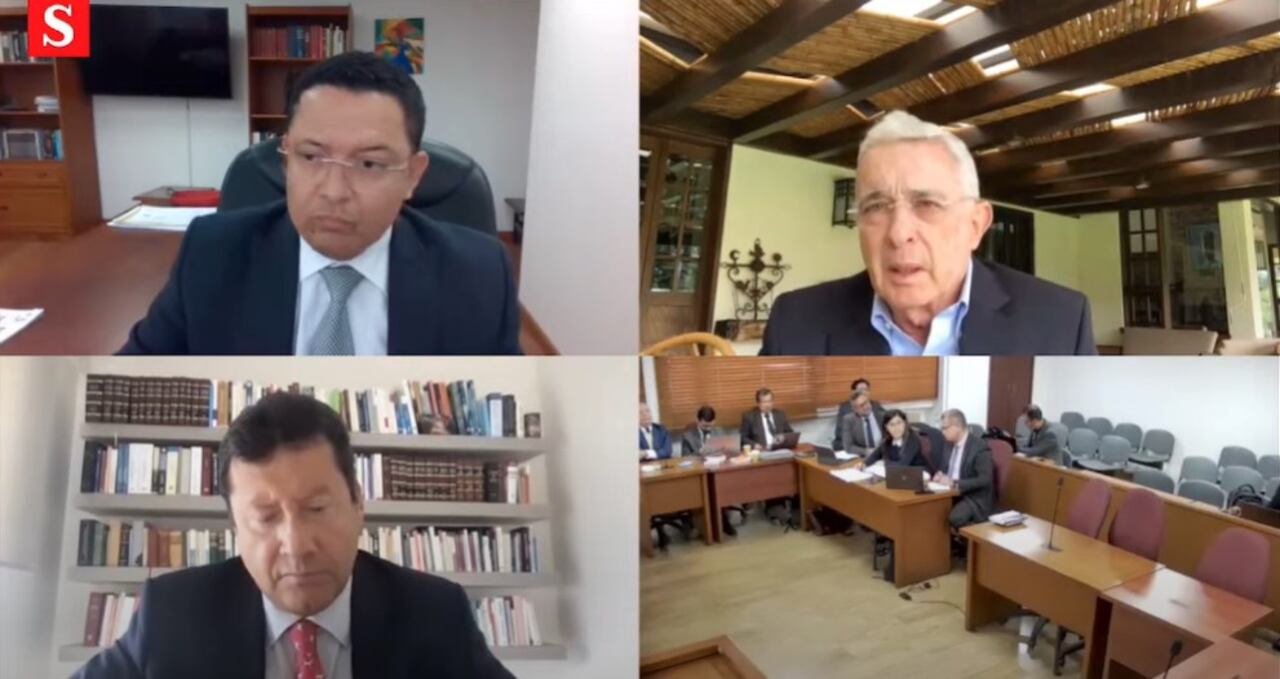 Este lunes se reanudó el juicio en contra del expresidente Álvaro Uribe Vélez.