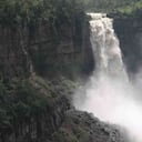 El Salto del Tequendama, en Soacha, es uno de los lugares más emblemáticos en la historia del país que se caracterizaba por su amplio caudal. Foto: Ángela Contreras-Wikimedia Commons.