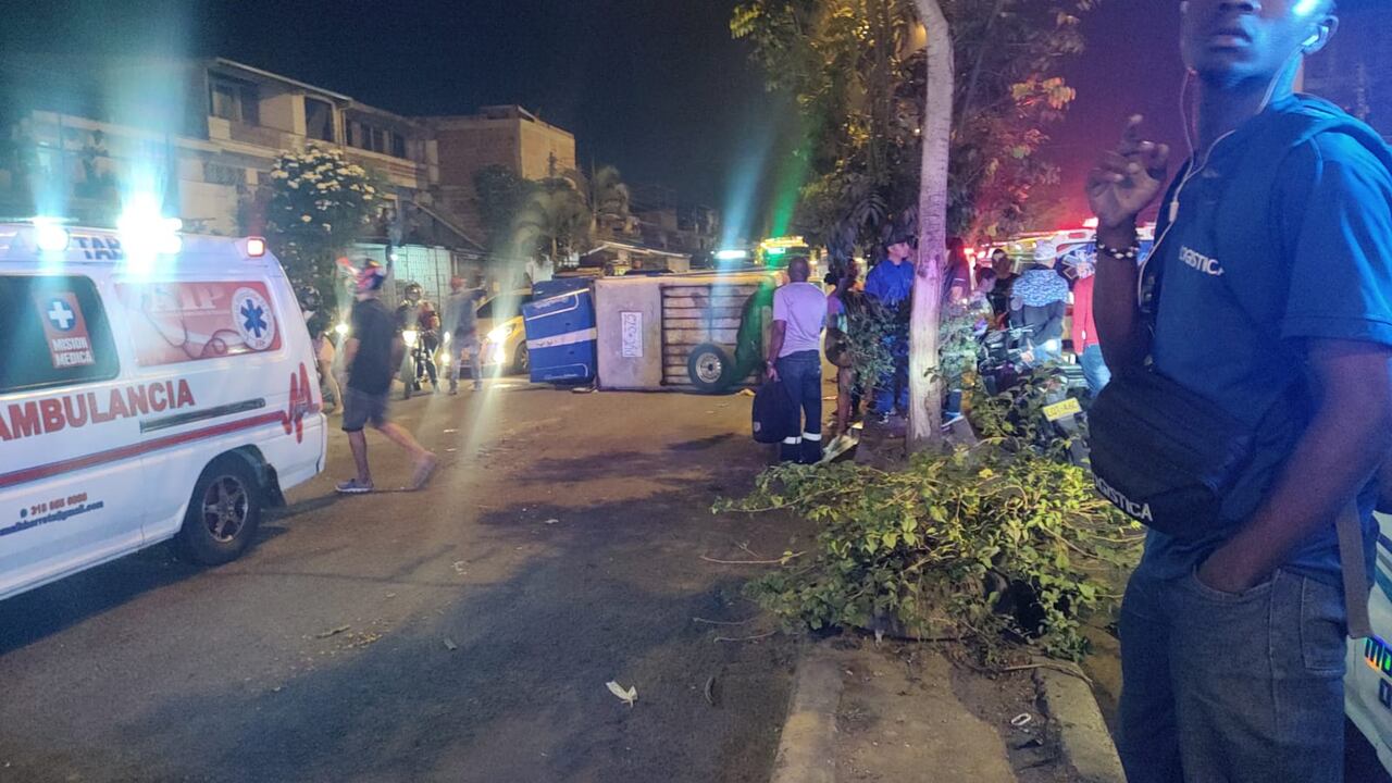 El accidente de tránsito se presentó en el barrio Comuneros, al oriente de Cali.