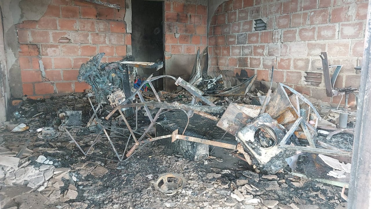 Las paredes de la casa quedaron debilitadas, por lo que es necesario tumbarlas y reconstruir nuevamente la vivienda.