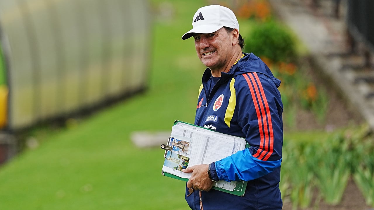 Néstor Lorenzo entrenando a la Selección Colombia previo al Mundial 2026.