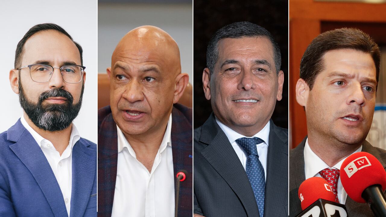 Andrés Camacho, ministro de Minas; Omar Prias, director de la Creg; Dumek Turbay, alcalde de Cartagena, y Mauricio Gómez, senador liberal