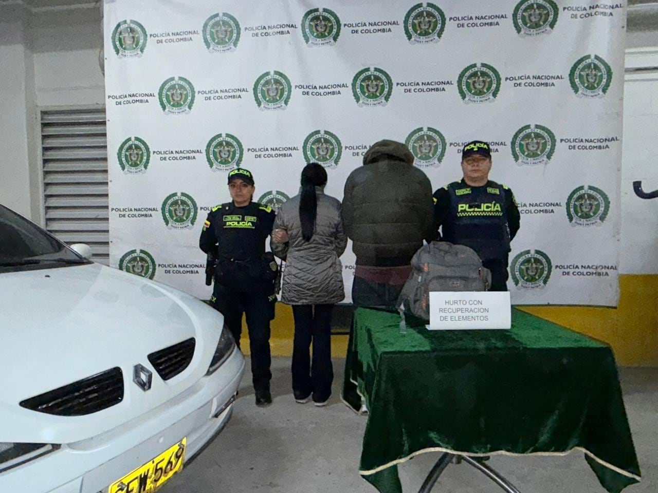 Personas capturadas tras ser sorprendidos por la Policía de Bogotá.
