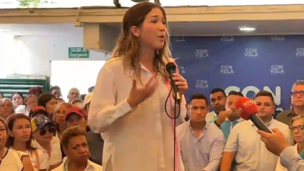 La jefa de comunicaciones de María Corina Machado, le pregunta al pueblo venezolano "¿Qué estamos nosotros dispuestos a hacer para que eso pase?".