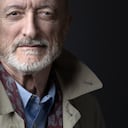 El novelista y periodista español Arturo Pérez-Reverte Gutiérrez posa durante una sesión fotográfica en París el 11 de junio de 2026. Joel Saget / AFP