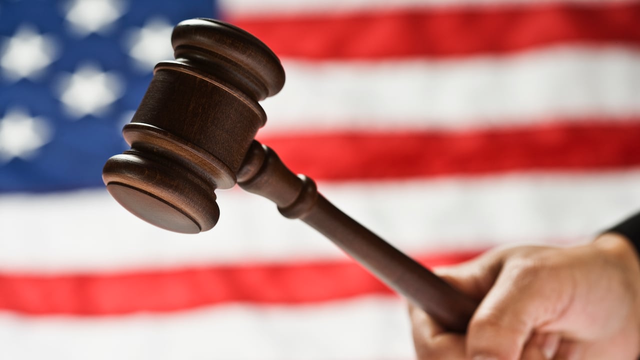 Gobierno de Estados Unidos intensifica ofensiva en procesos de desnaturalización