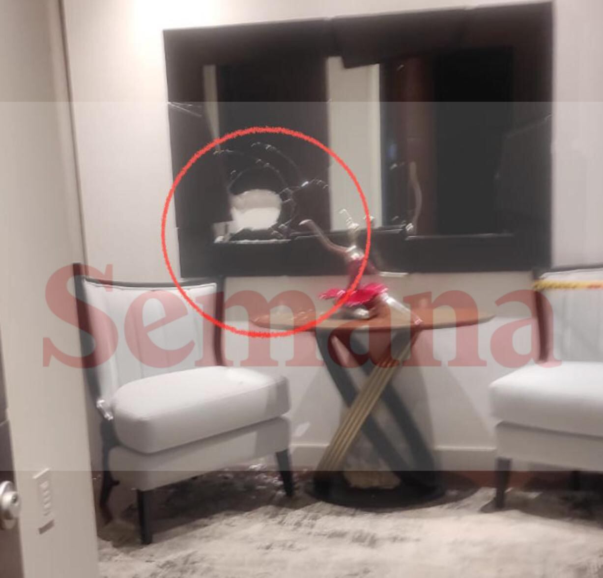 Pruebas de la Policía judicial en el caso del esmeraldero asesinado en Bogotá.