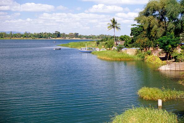 El río Shire es uno de los puntos fronterizos de Malawi, separa a ese país con Mozambique y se encuentra ubicado en el distrito de Nsanje. (Photo by: Universal Archive/Universal Images Group via Getty Images)