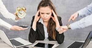 GETTY IMAGES / Muchos trabajadores mencionaron la presión temporal como uno de sus problemas en el trabajo.