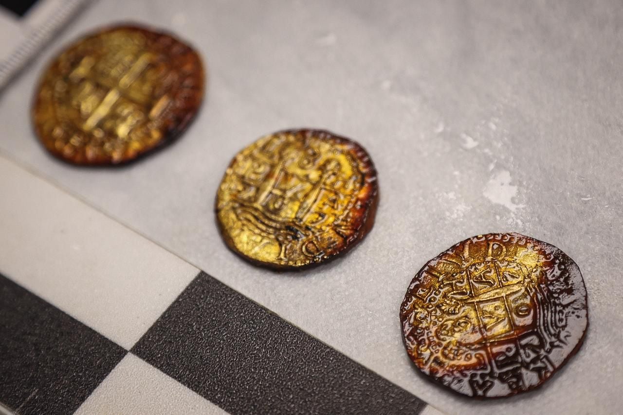 Macuquinas extraídas por primera vez del Galeón San José.