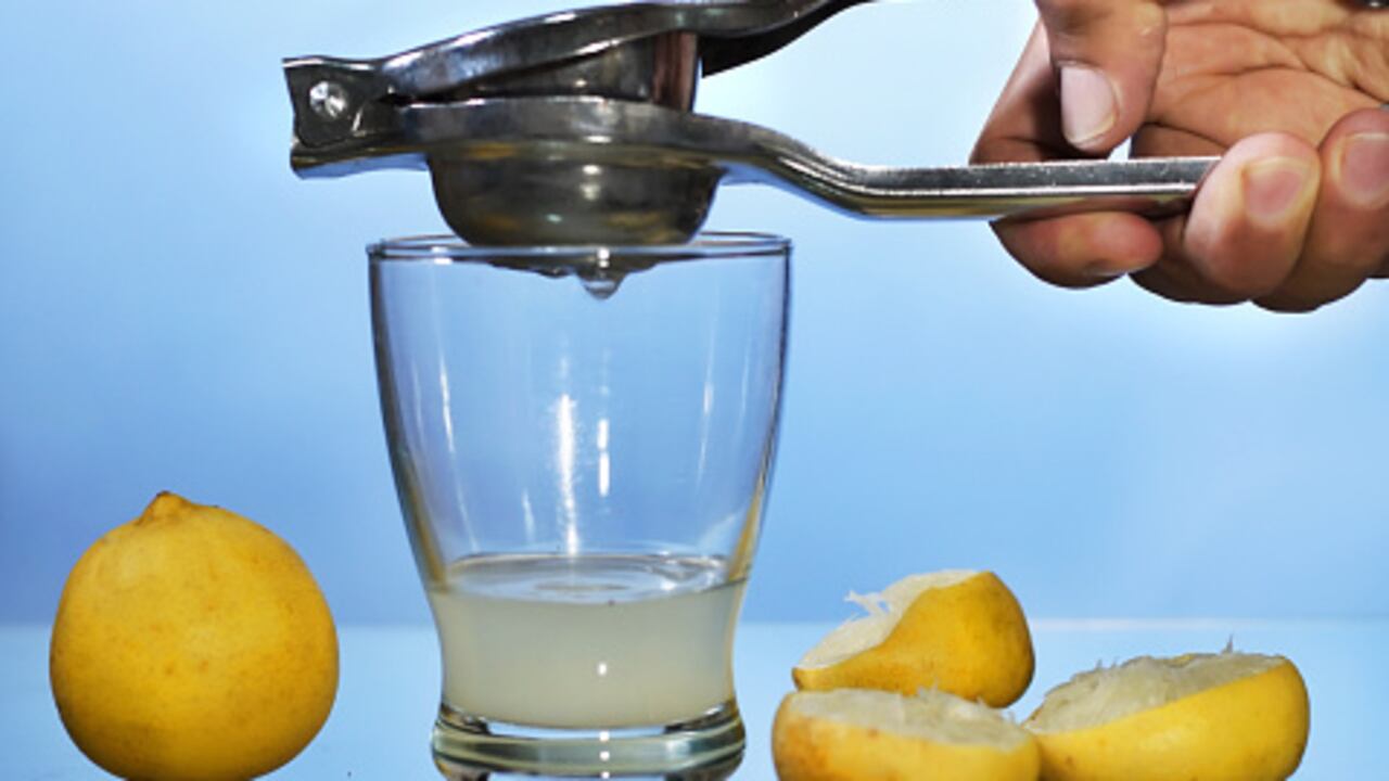 El agua de magnesio se debe tomar detrás del desayuno.