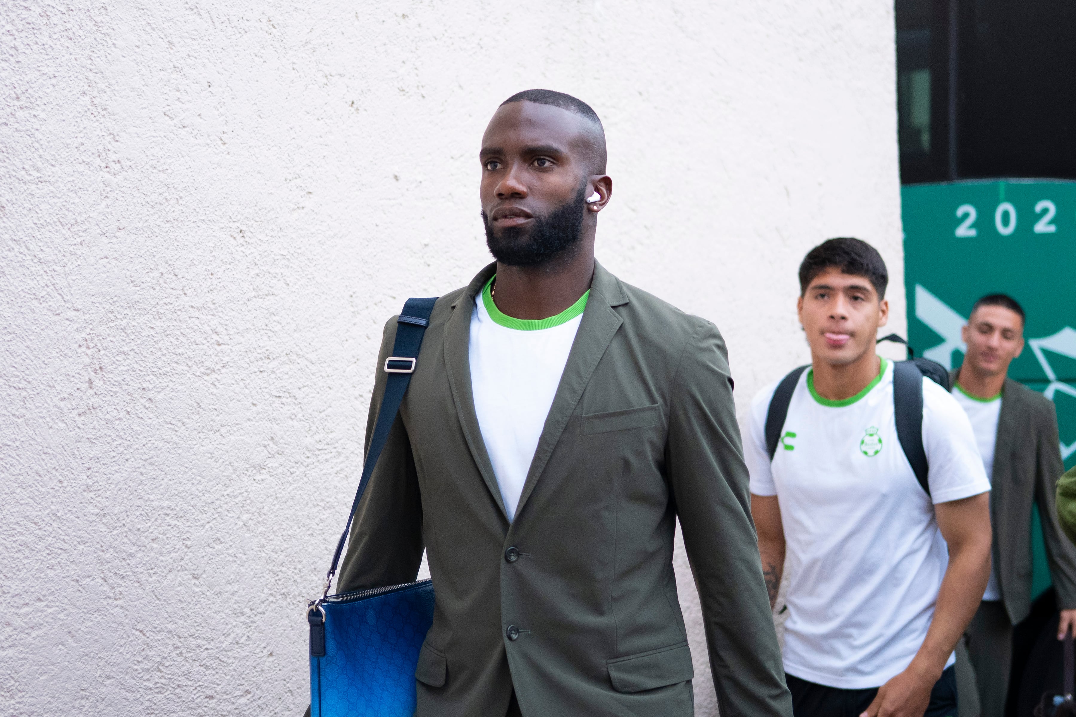 PACHUCA, MEXICO - APRIL 11: Kevin Balanta of Santos arrives before the 14th round match between Pachuca and Santos Laguna as part of the Torneo Clausura 2026 Liga MX at Hidalgo Stadium on April 11, 2026 in Pachuca, Mexico. (Photo by Oscar Fuentes/Jam Media/Getty Images)